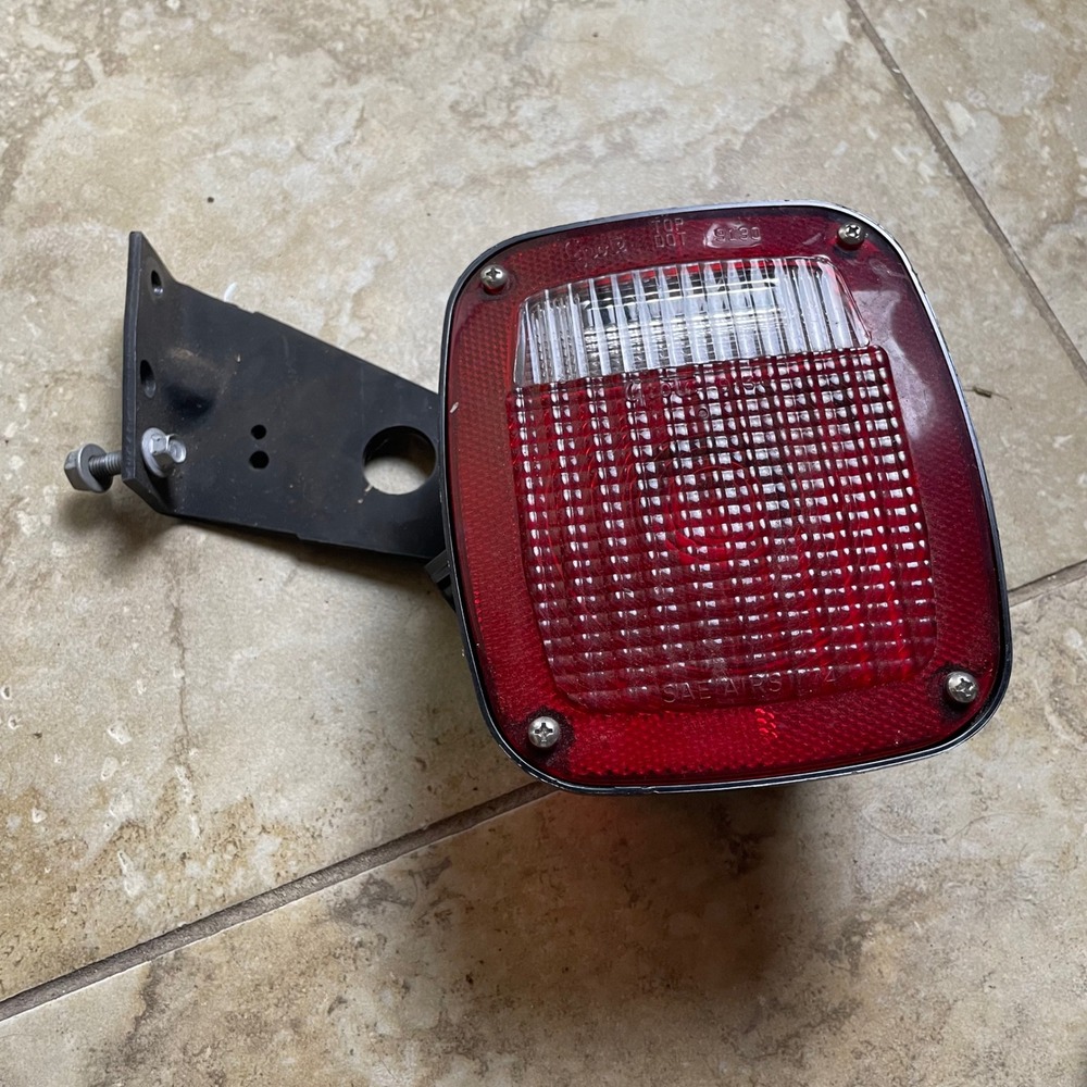 Grote 9130 Red Truck Trailer Tail Light Lamp w/ Bracket